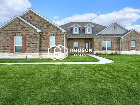 221 Marie Ln, Waxahachie, TX 75167