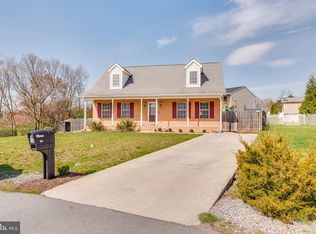 60 Taylor Ct, Inwood, WV 25428