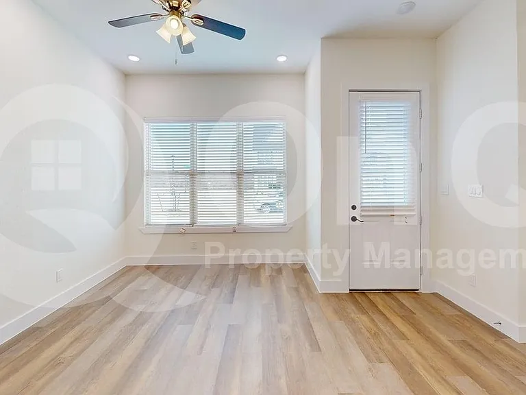 353 Buck Ridge Dr — Photo 6