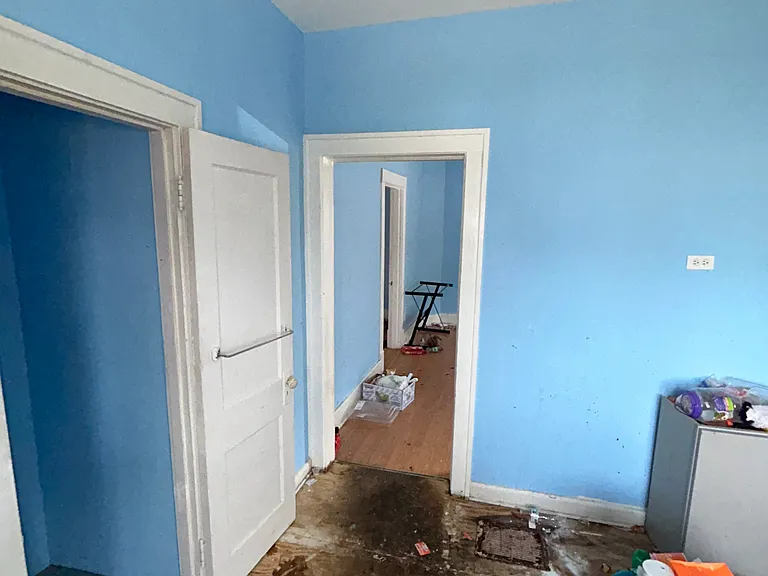 2345 Iowa St — Photo 11