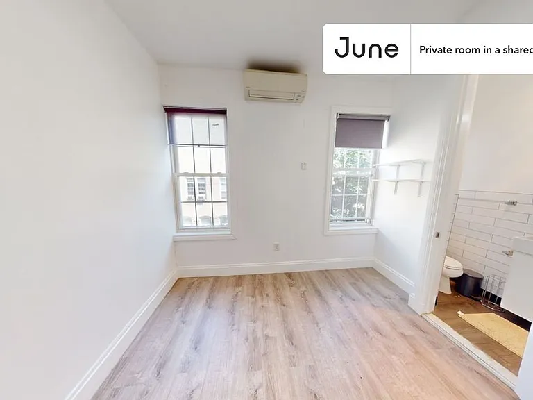 39A Broome St #B — Photo 2