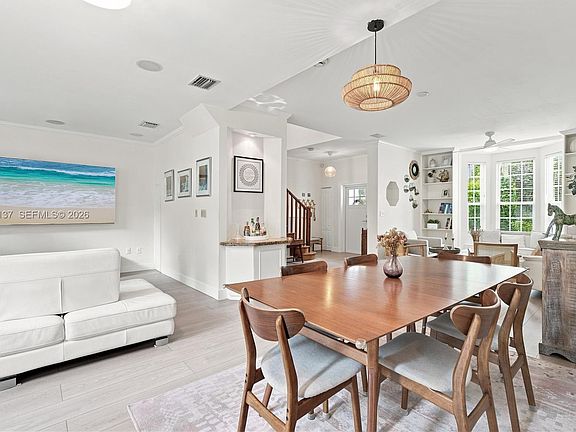 3rd image of 3141 Peachy St #12