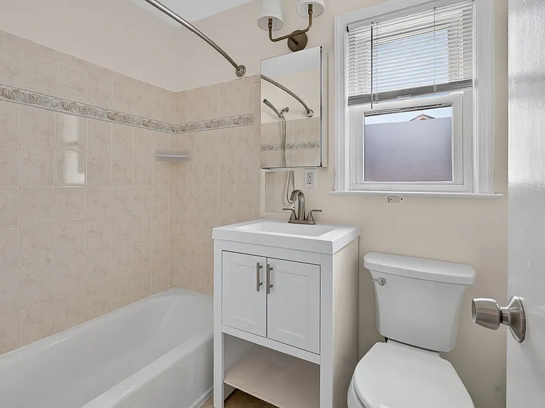 3919 N Chesterbrook Rd — Photo 16
