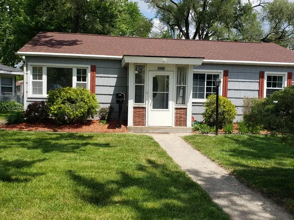 1599 180th Pl, Hammond, IN 46324