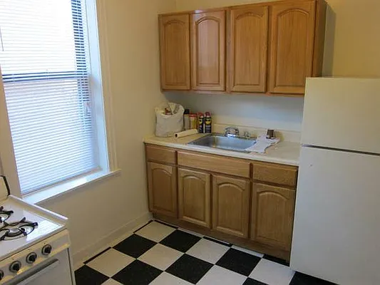 Rented by Realty 2000 Corp | media 20