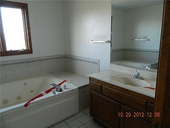 4th image of 20125 Lake Park Dr