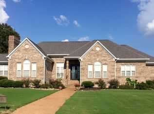 5020 Middlefork Rd, Lexington, TN 38351