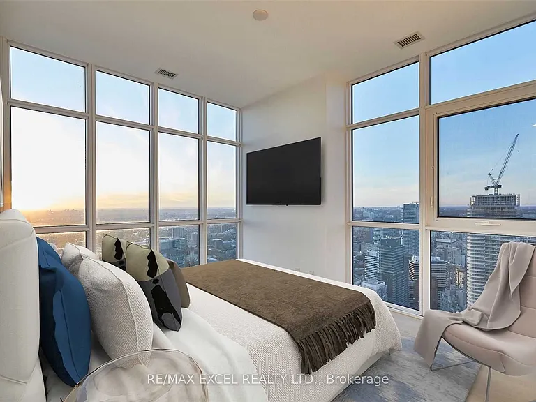 7 Grenville St #6403 — Photo 2