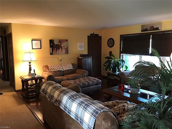 4th image of 1601 Dewey St