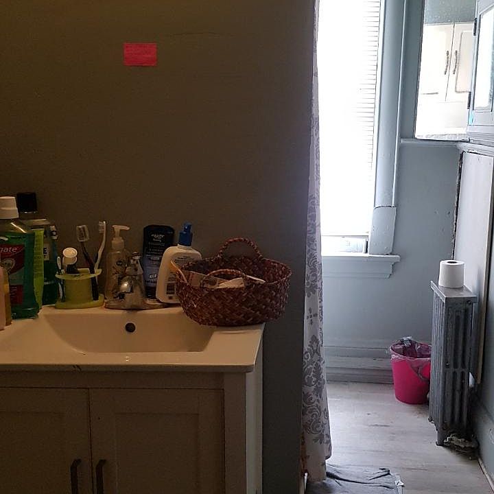 1st image of 2362 Stratford Ave #2