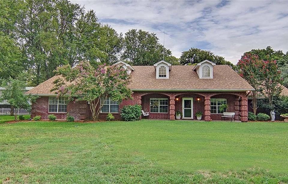 1st image of 101 Windsong Ct