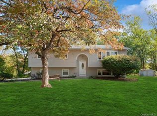 42 Mesa Pl, Nanuet, NY 10954