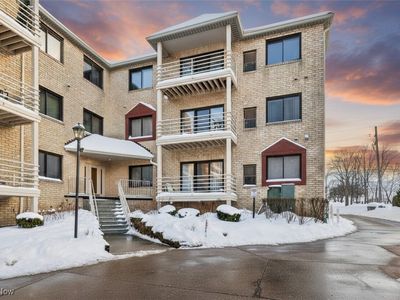 19510 Lorain Rd APT 302, Fairview Park, OH, 44126