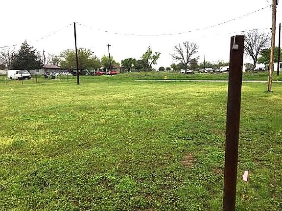 2nd image of W Ayers Ave