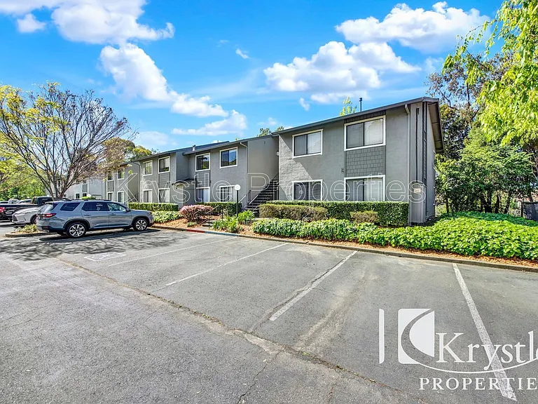 900 Cambridge Dr #176 — Photo 5