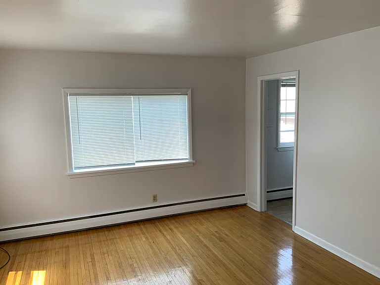 1006 Broadway St — Photo 64