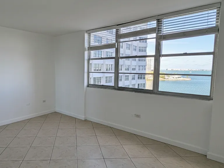 999 Brickell Bay Dr #1204 — Photo 3