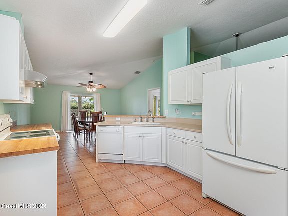 2nd image of 4494 Kenneth Ct