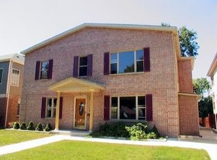7652 Kildare Ave, Skokie, IL 60076