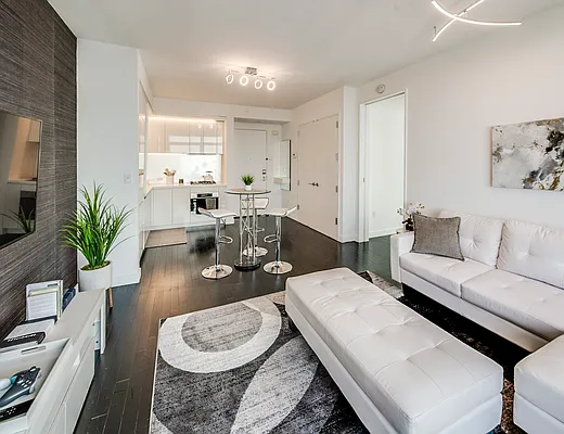 Rented by Bouklis Group | media 13