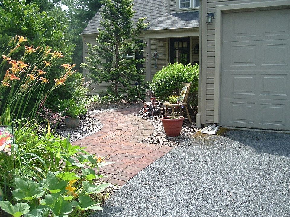 2nd image of 980 Juniper Rd