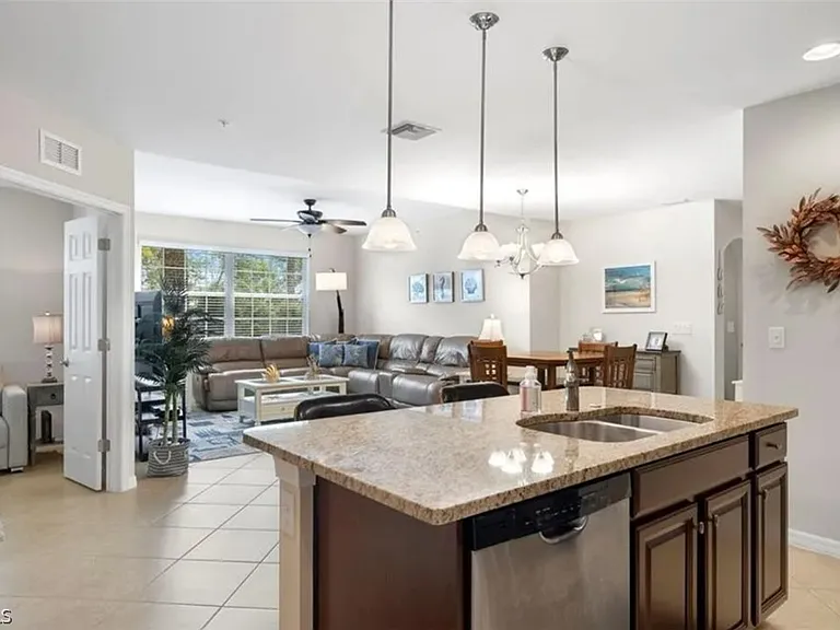 8500 Violeta St #102 — Photo 1