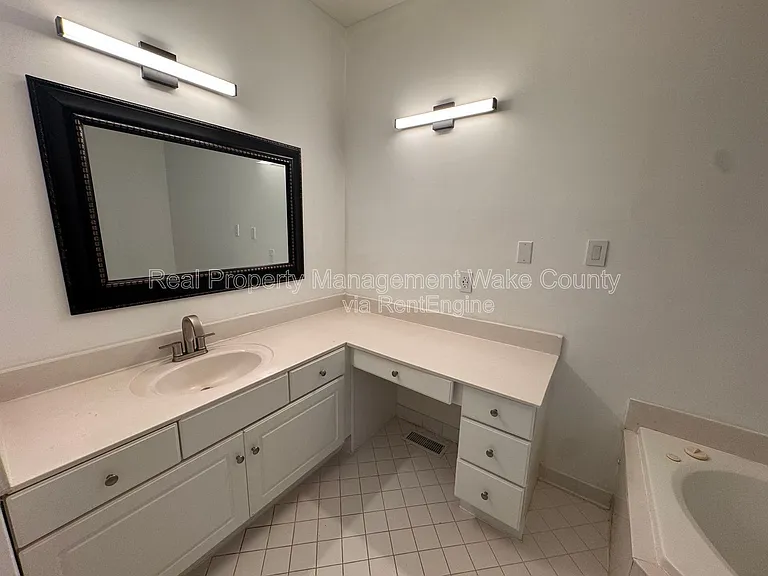 102 Powder Mill Ct — Photo 31