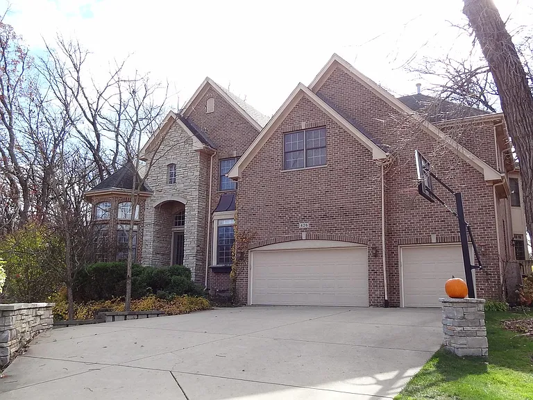 426 W Haleys Hill Ct — Photo 33