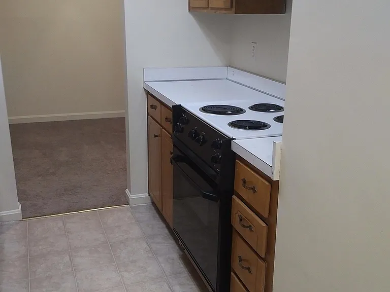 1418 Willow Ave — Photo 3