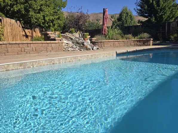 10080 Bull Rider Ct, Reno, NV 89521