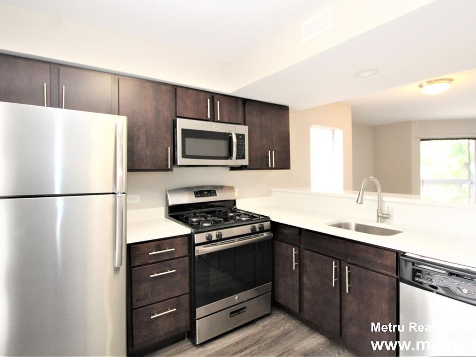 1st image of 818 W Willow St APT 1C