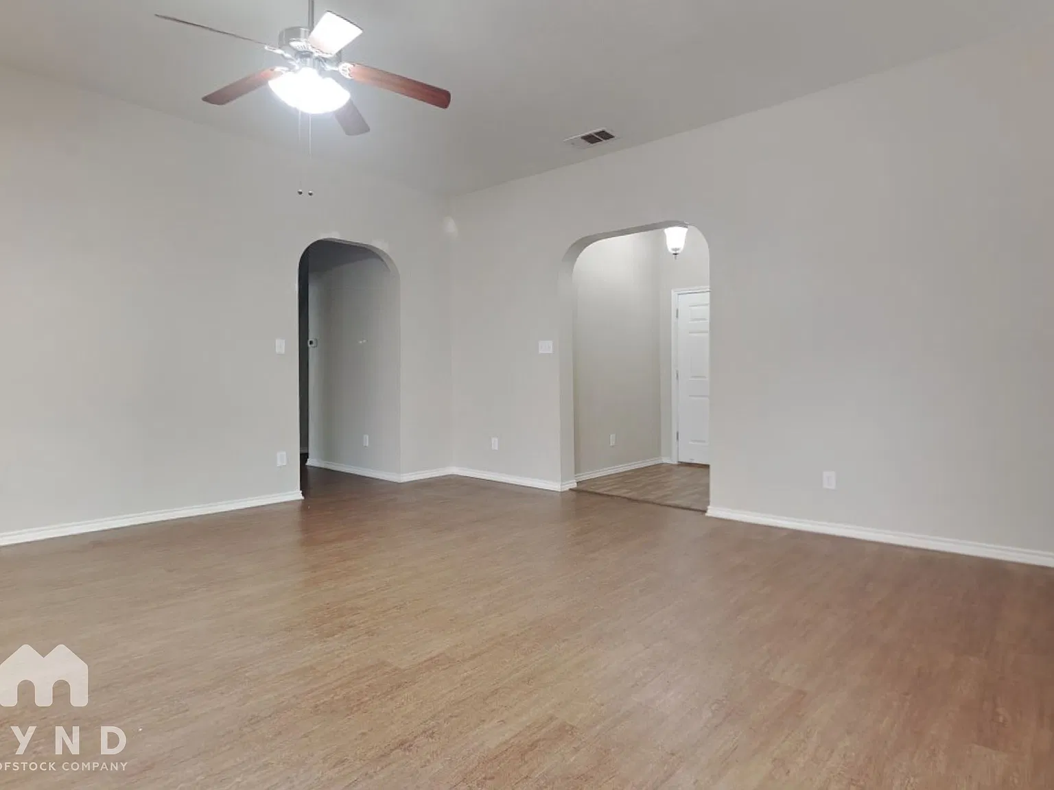 4 bed, 2.0 bath, 1905 sqft, $2,235 — Photo 3