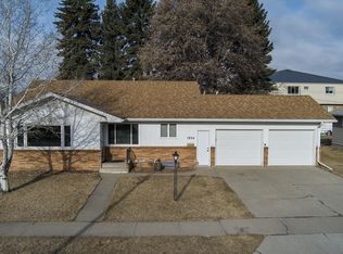 1934 Catherine Dr, Bismarck, ND 58501
