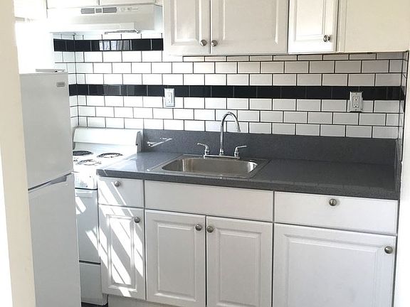 4th image of 5616 Lexington Ave APT 307