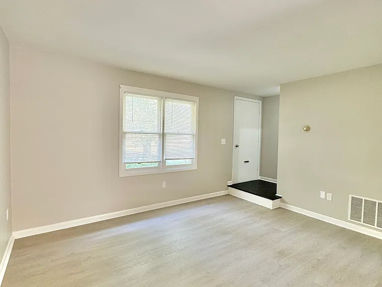 510 Holladay Dr #205 — Photo 8