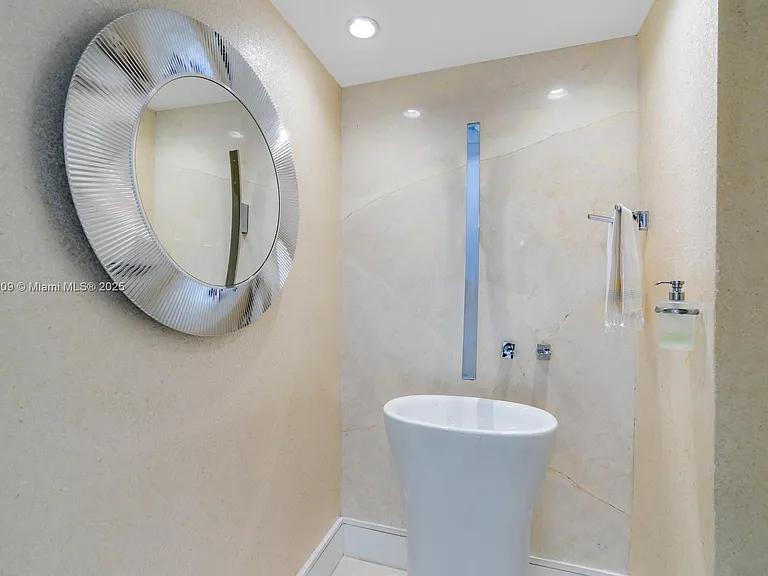 112 Paloma Dr — Photo 19