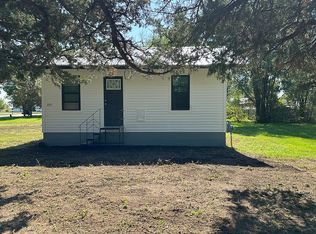 717 3rd St E, Mobridge, SD 57601