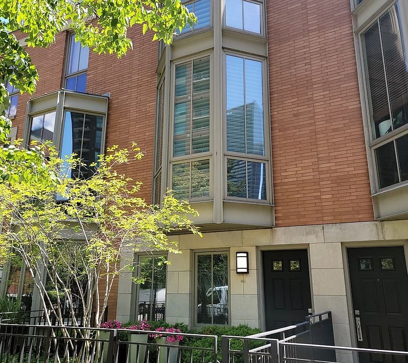 1st image of 441 N McClurg Ct