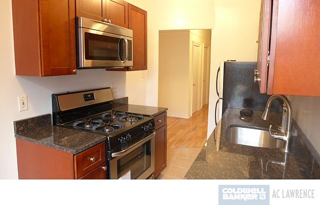 2nd image of 4791 Broadway APT 1D