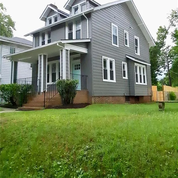 3015 4th Ave — Photo 2