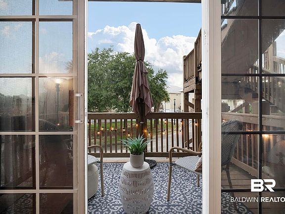 3rd image of 4 Yacht Club Dr APT 202