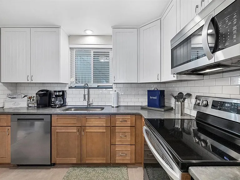 500 S Washington Dr #14A — Photo 10