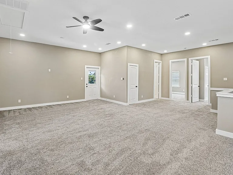 10711 Cromwell Dr — Photo 34