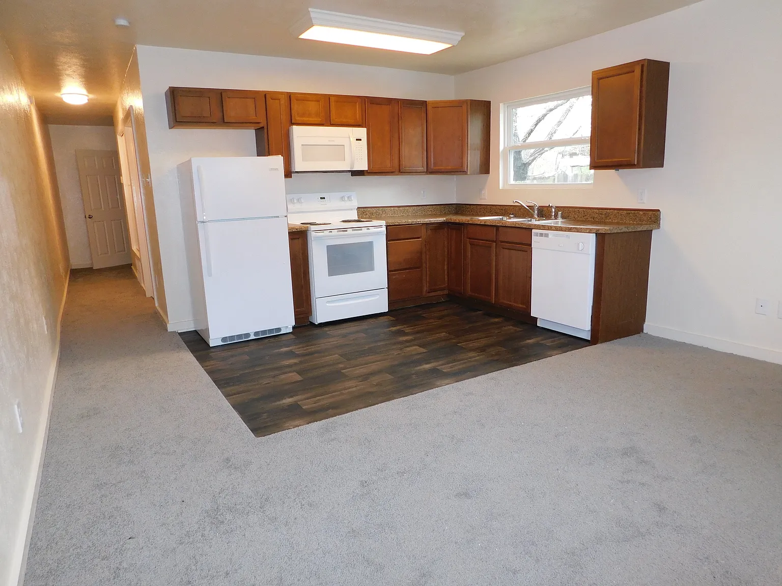 1 bed, 625 sqft, $910 — Photo 2