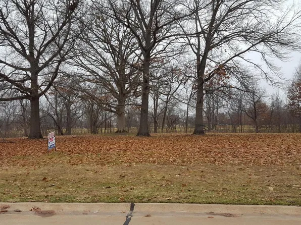 13 Sawgrass Dr, Coal Valley, IL 61240