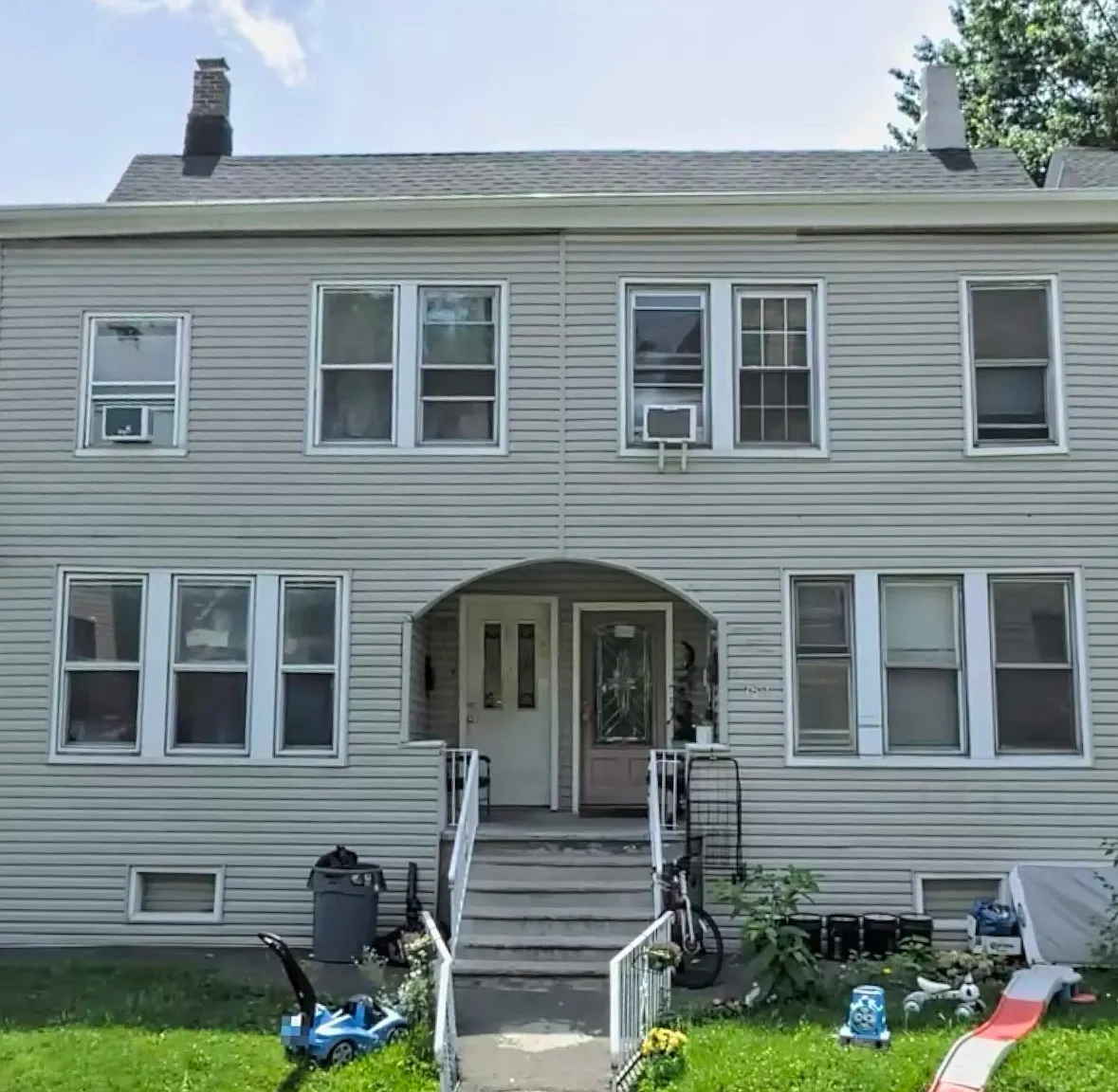 7 bed, 2000 sqft, $3,800 — Photo 1