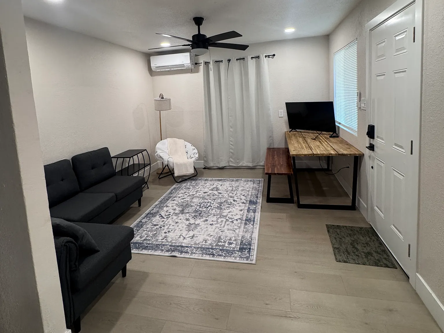 2 bed, 800 sqft, $1,995 — Photo 3