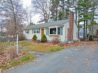 31 Oakland Rd, Pepperell, MA 01463