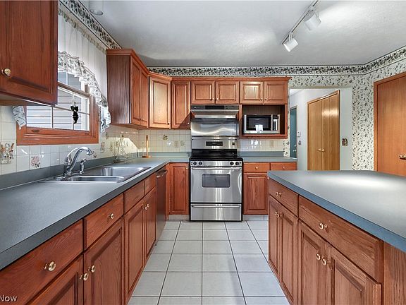 3rd image of 5399 Wixford Ln