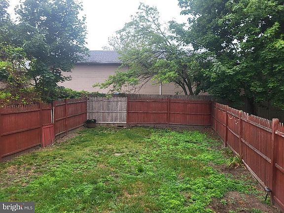 3rd image of 457 Curtis Ave